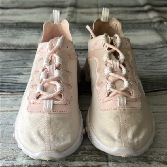 Nike Wmns React Element 55 Pink and Cream Sneakers Sz 7 - Picture 2 of 9